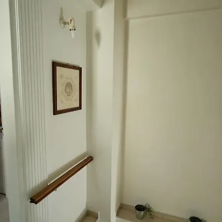 μονοκατοικία στο κέντρο με τζάκι *